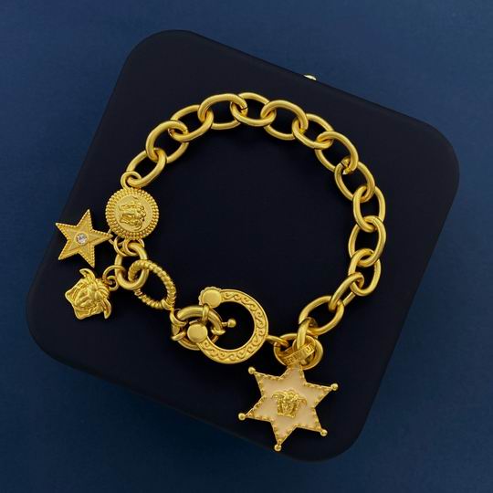Versace bracelet lyh26